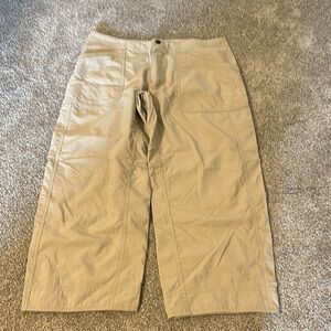 Mountain Hardware Hiking Capri Pants Size 8
